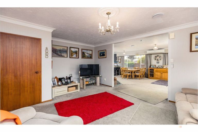 Photo of property in 11 Oxford Street, Waimate, 7924