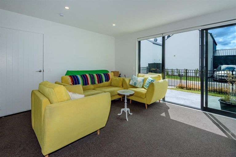 Photo of property in 16 Wheatsheaf Lane, Heathcote Valley, Christchurch, 8022