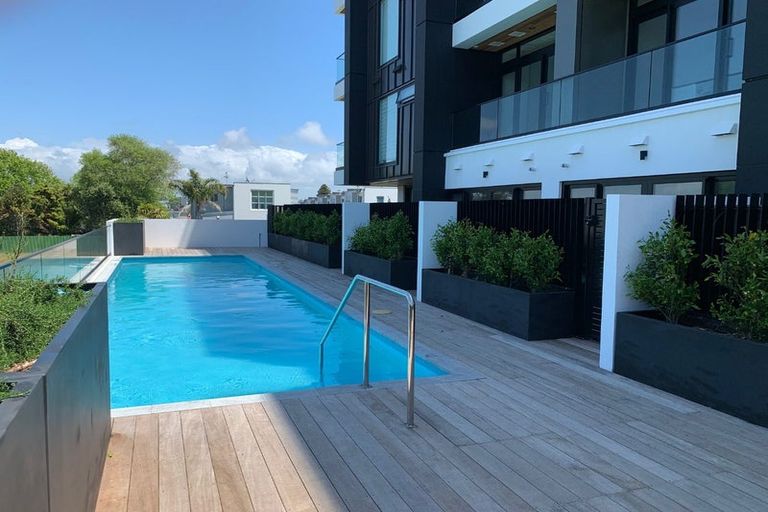 Photo of property in Frank Sargeson Apts, 108/80 Anzac Street, Takapuna, Auckland, 0622