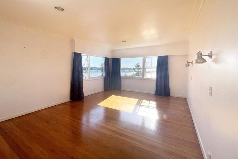 Photo of property in 30 Tamaki Bay Drive, Pakuranga, Auckland, 2010