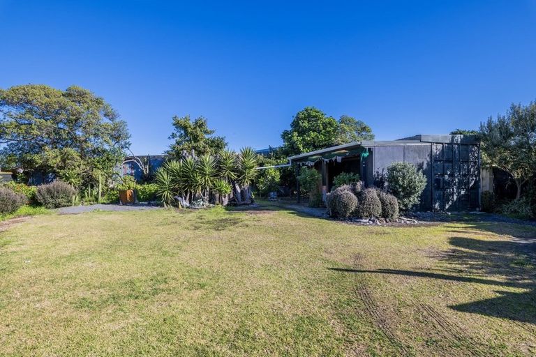 Photo of property in 329 Te Horo Beach Road, Te Horo Beach, Otaki, 5581