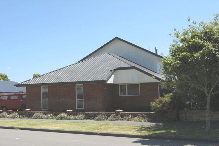 Photo of property in 4 Beauford Place, Parklands, Christchurch, 8083