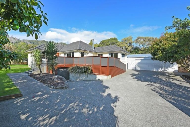Photo of property in 343 Stokes Valley Road, Stokes Valley, Lower Hutt, 5019