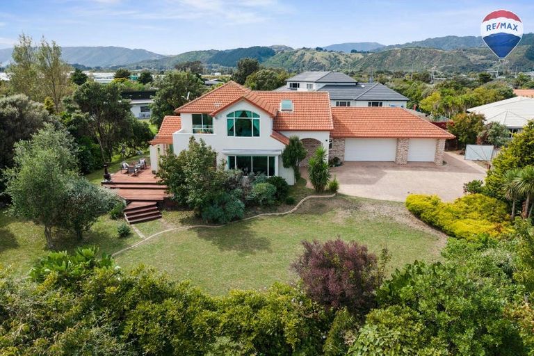 Photo of property in 15 Compass Court, Paraparaumu, 5032