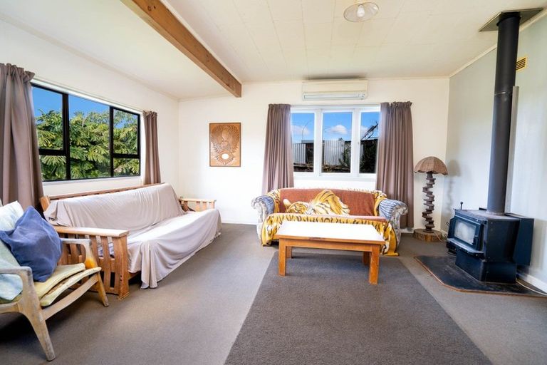 Photo of property in 11 Great North Road, Te Kamo, Whangarei, 0112