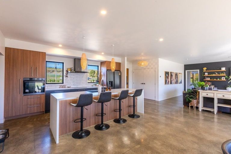 Photo of property in 360 Maharakeke Road, Waipukurau, 4281