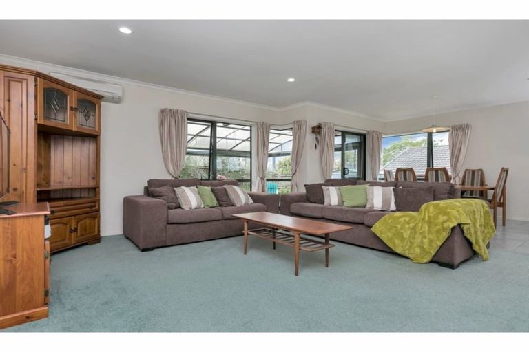 Photo of property in 4 Rush Creek Drive, Westgate, Auckland, 0614