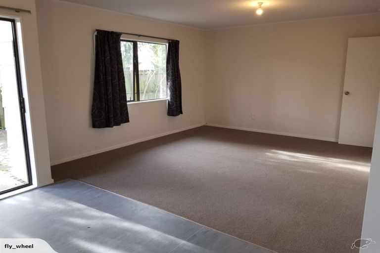 Photo of property in 1/34 Maplesden Drive, Clendon Park, Auckland, 2103