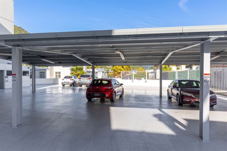 Photo of property in Oxleys Rock Apartments, 304/6 London Quay, Picton, 7220