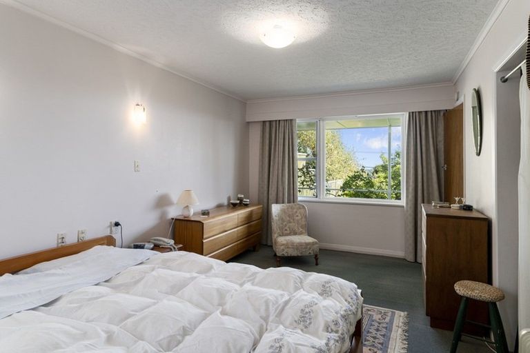 Photo of property in 1 Huia Street, Waikanae, 5036