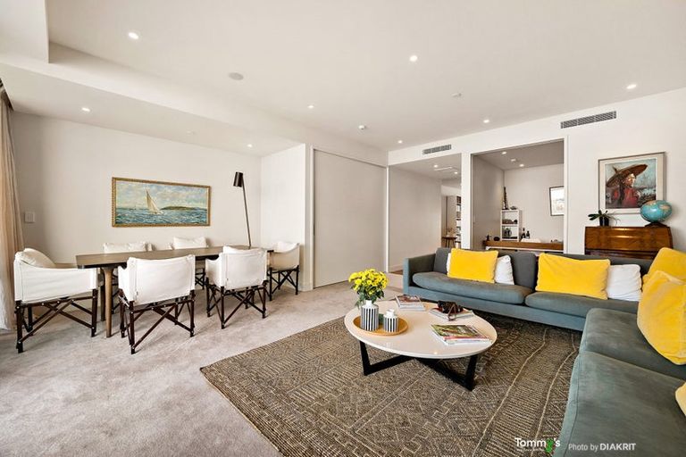 Photo of property in Clyde Quay Wharf, 2c/7 Clyde Quay Wharf, Te Aro, Wellington, 6011