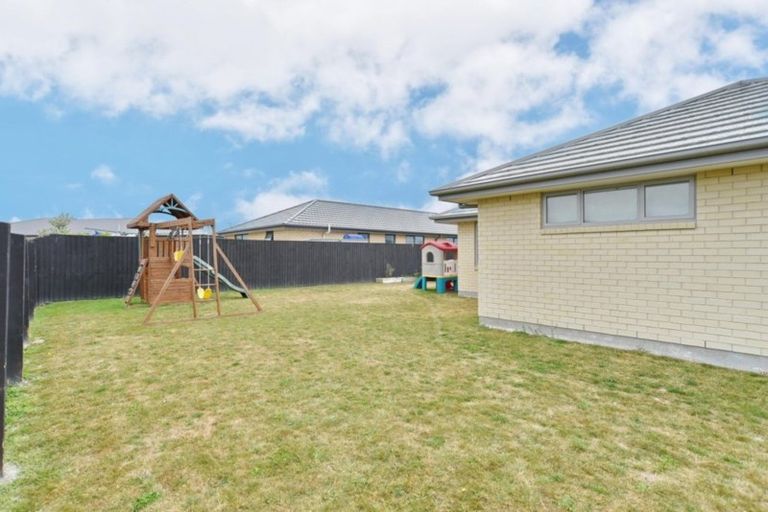 Photo of property in 50 Koura Drive, Rangiora, 7400