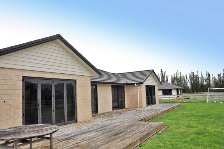 Photo of property in 177 Sandspit Road, Shelly Park, Auckland, 2014