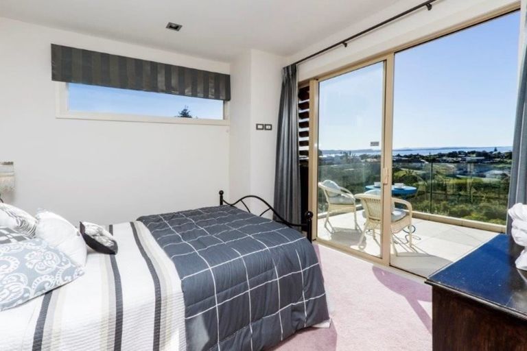 Photo of property in 121 Wade River Road, Stanmore Bay, Whangaparaoa, 0932