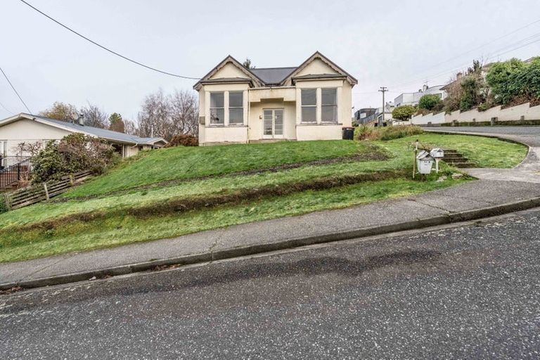 Photo of property in 16a-b Johnston Street, Gore, 9710