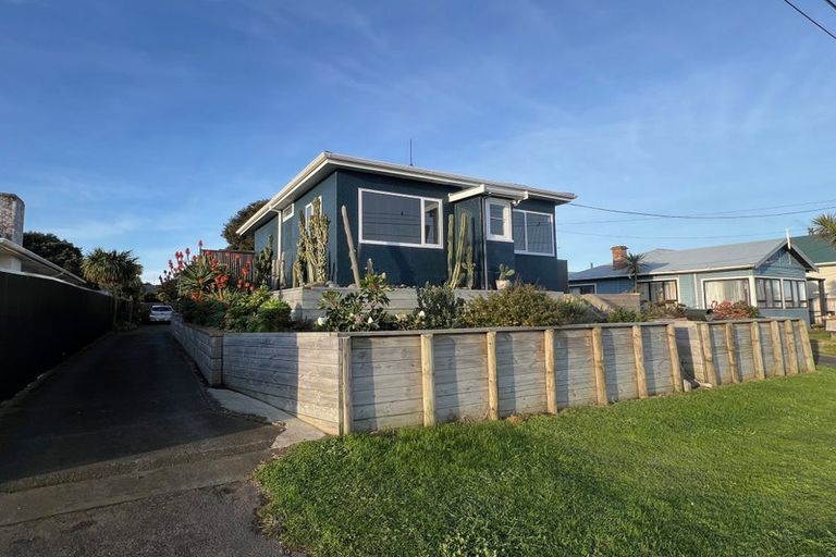 Photo of property in 32 Matai Street, Castlecliff, Whanganui, 4501