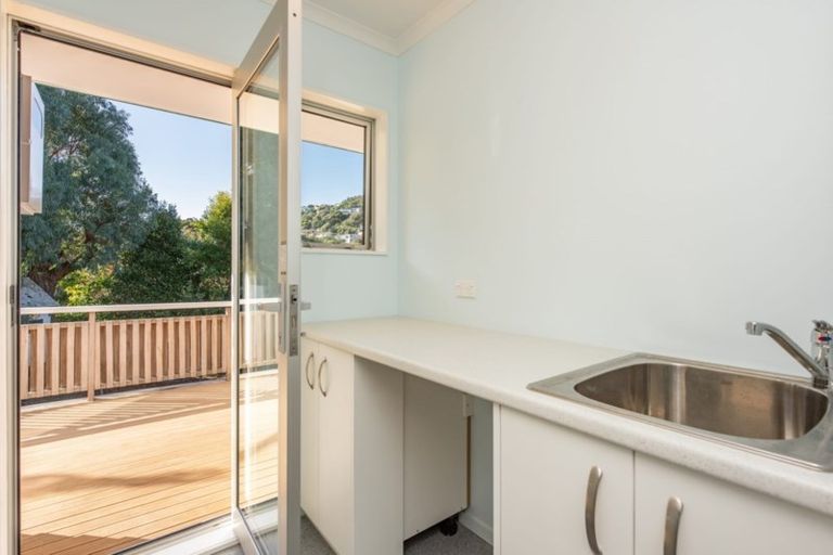 Photo of property in 28 Woolwich Close, Whitby, Porirua, 5024