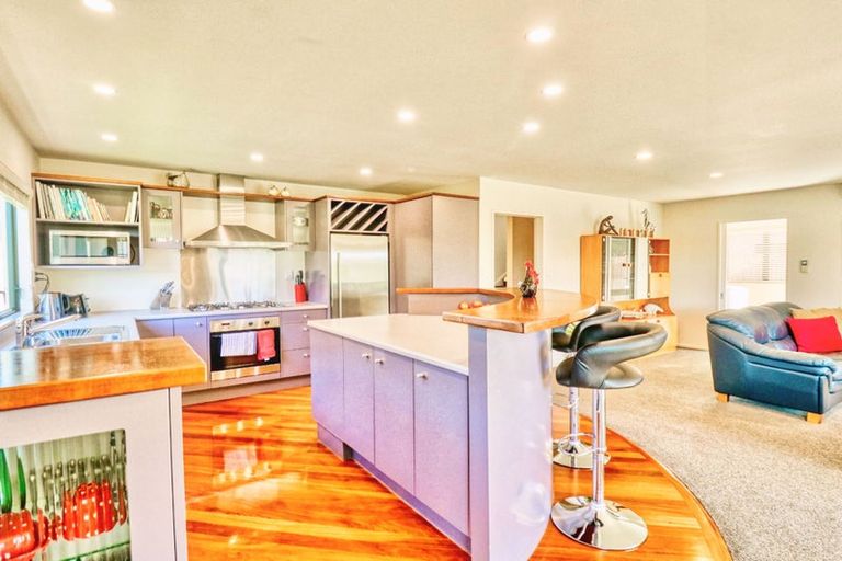 Photo of property in 28b James Cook Drive, Whitby, Porirua, 5024