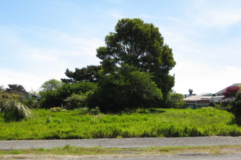 Photo of property in 122 Russell Street, Westport, 7825