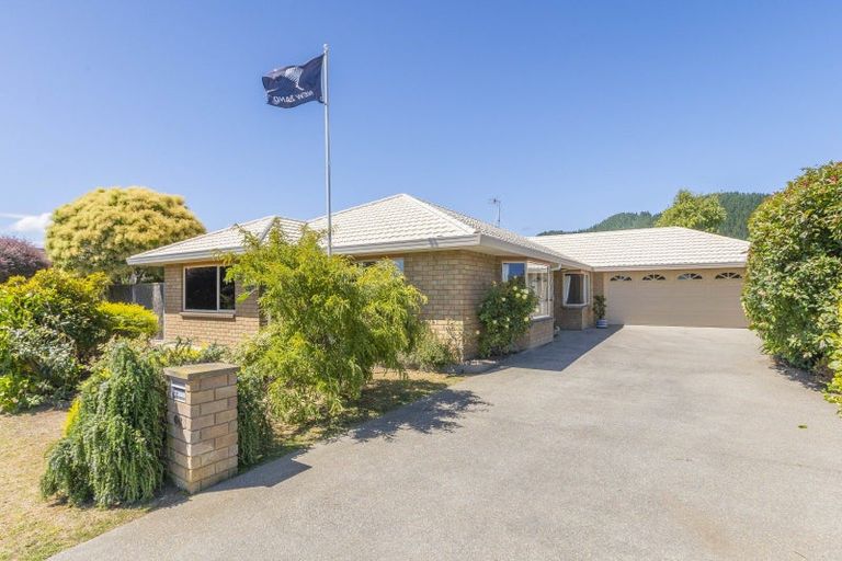 Photo of property in 66 Awatea Avenue, Paraparaumu, 5032