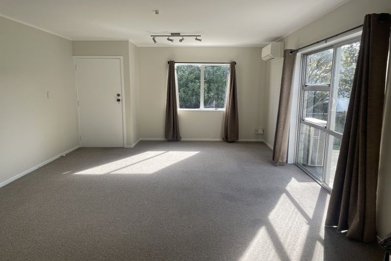 Photo of property in 2/37 Seabrook Avenue, New Lynn, Auckland, 0600