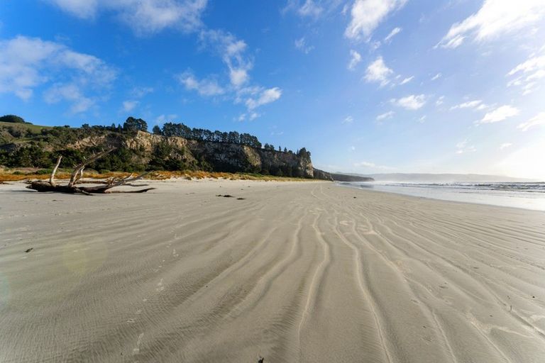 Photo of property in 44 Driver Street, Long Beach, Port Chalmers, 9081