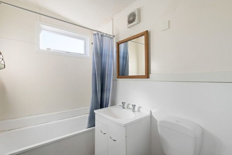 Photo of property in 1/22 Martindales Road, Heathcote Valley, Christchurch, 8022