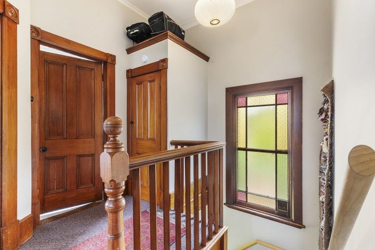 Photo of property in 30 Apuka Street, Brooklyn, Wellington, 6021