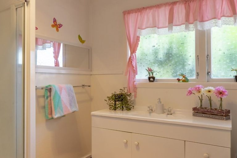 Photo of property in 2 Springfield Crescent, Enderley, Hamilton, 3214