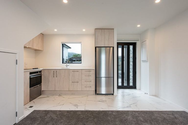 Photo of property in 10/123 Cambridge Terrace, Fairfield, Lower Hutt, 5011