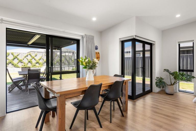 Photo of property in 27 Hikawera Drive, Frimley, Hastings, 4120