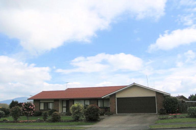Photo of property in 2 Brundon Place, Lynmore, Rotorua, 3010