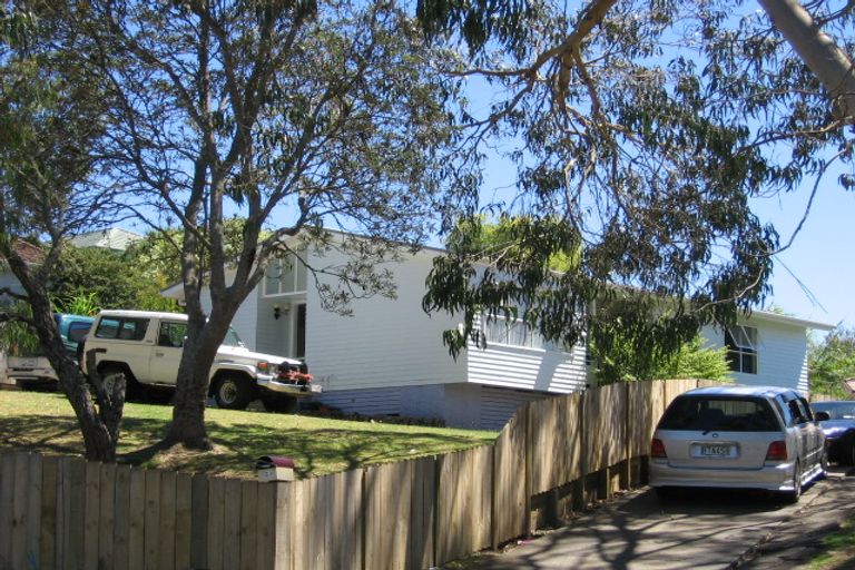 Photo of property in 28 Taurus Crescent, Beach Haven, Auckland, 0626