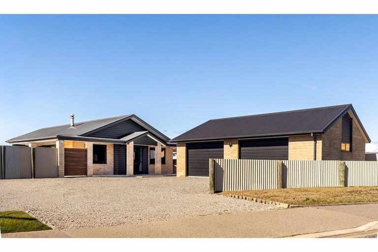 Photo of property in 15 Greenfield Place, Twizel, 7901