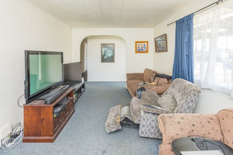 Photo of property in 12 Mosston Road, Castlecliff, Whanganui, 4501