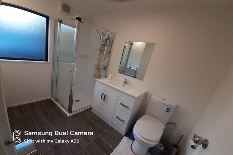 Photo of property in 1/2 Valecrest Place, Bayview, Auckland, 0629