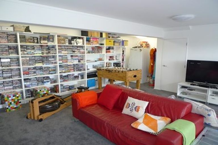 Photo of property in 15 Cavalry Close, Crofton Downs, Wellington, 6035