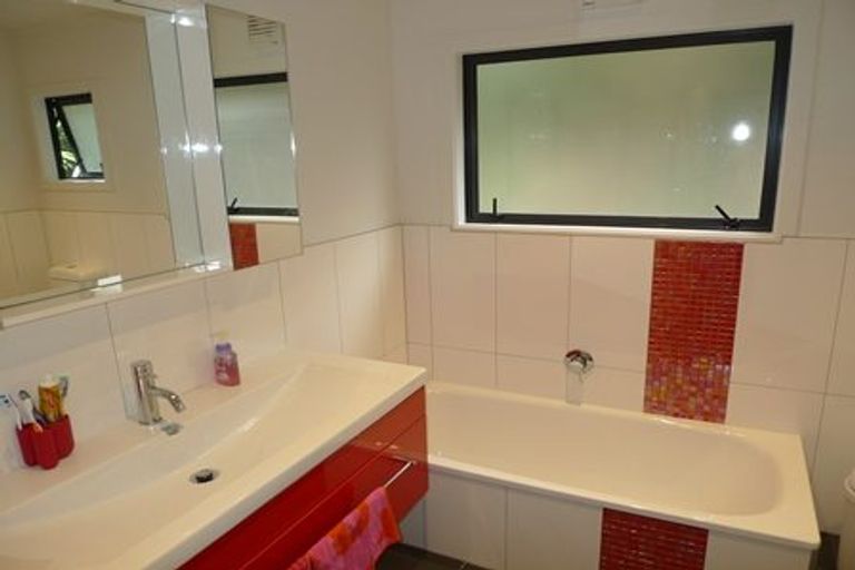 Photo of property in 15 Cavalry Close, Crofton Downs, Wellington, 6035