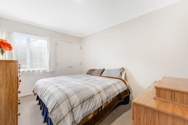 Photo of property in 198 Botany Road, Botany Downs, Auckland, 2010