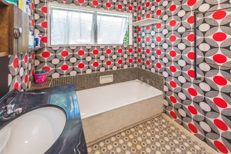 Photo of property in 104 Hinau Street, Castlecliff, Whanganui, 4501