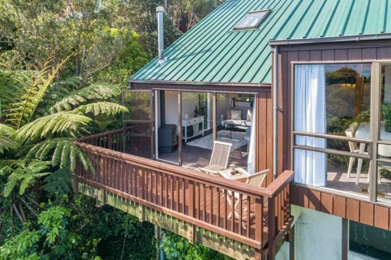 Photo of property in 38 Stanhope Grove, Korokoro, Lower Hutt, 5012