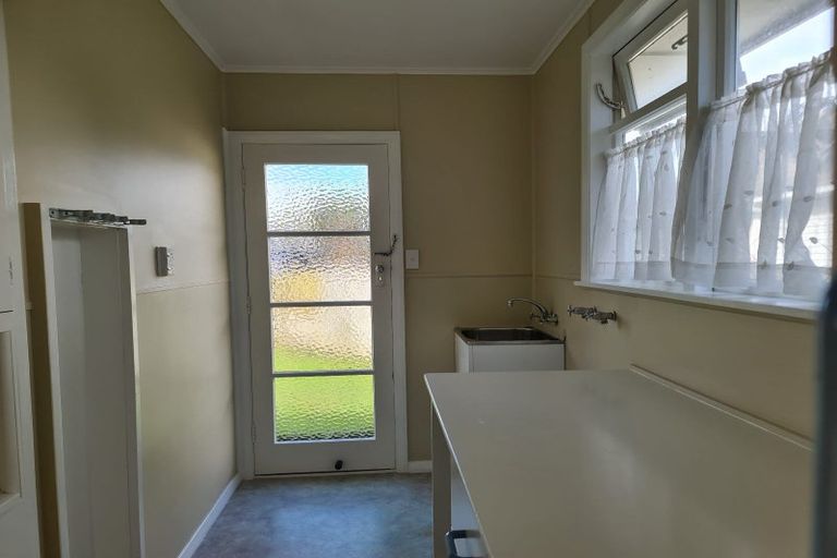 Photo of property in 9 Selby Place, Hokowhitu, Palmerston North, 4410