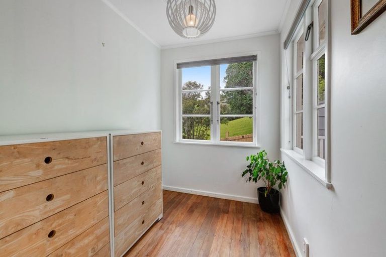 Photo of property in 10 St James Avenue, Helensville, 0800