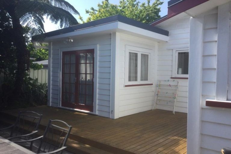 Photo of property in 533a Devonport Road, Tauranga South, Tauranga, 3112