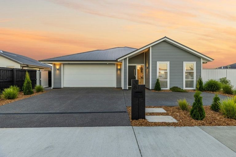 Photo of property in 38 Mcquillan Avenue, Woodend, 7610