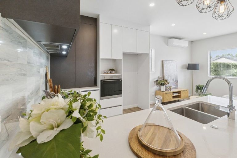 Photo of property in 9 Survila Street, Takanini, 2110