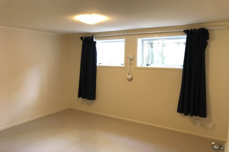 Photo of property in 704a East Coast Road, Pinehill, Auckland, 0632