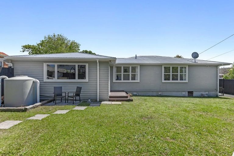 Photo of property in 27 Norcross Avenue, Henderson, Auckland, 0612