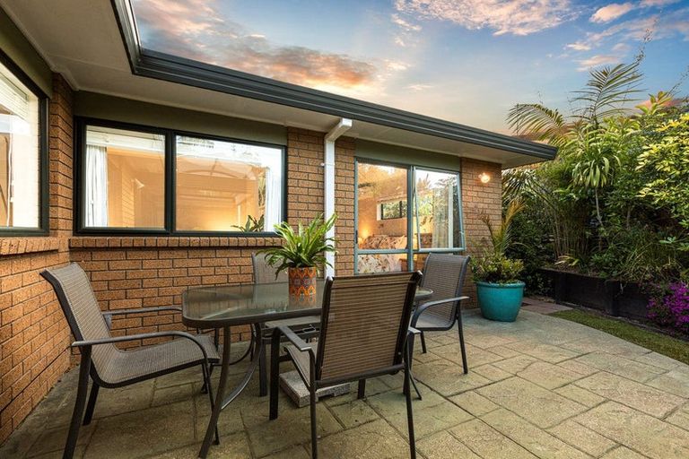 Photo of property in 1 Astor Place, Orewa, 0931