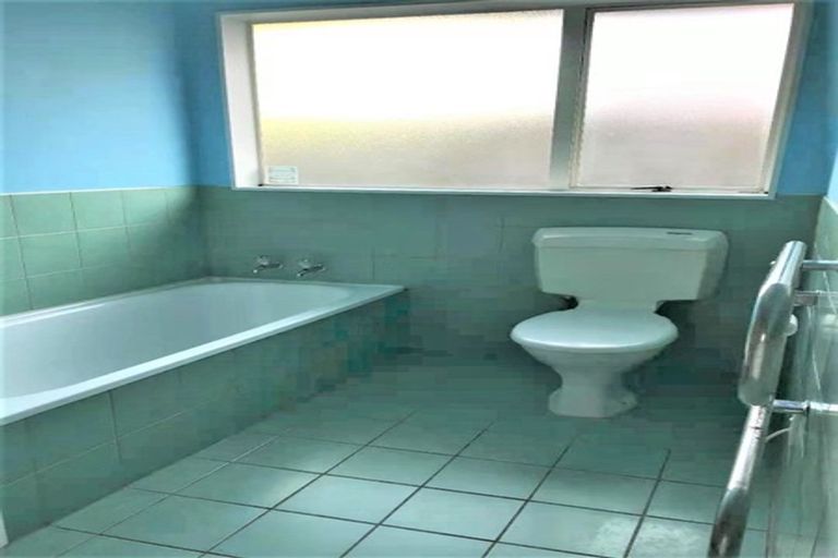 Photo of property in 1/9 Travers Place, Northpark, Auckland, 2013